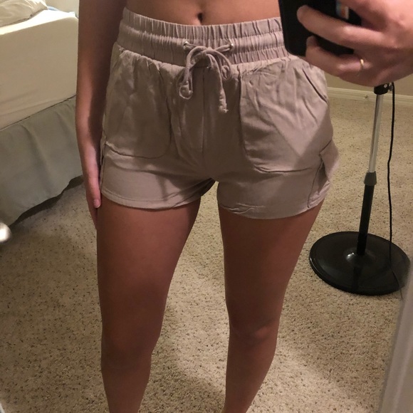 Rue21 Pants - Tan comfy cargo style shorts